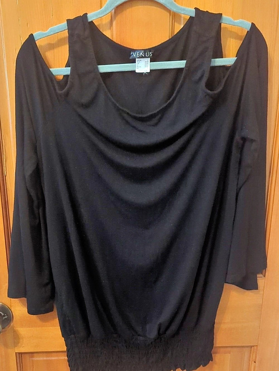 VENUS Tops - Venus Black Cold Shoulder Tunic Size Large Like New